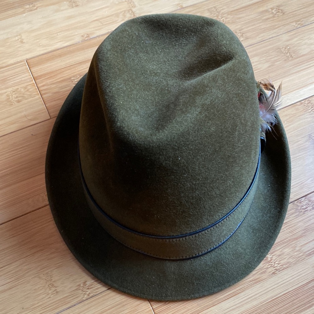 Hat good condition